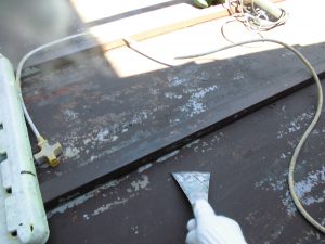 トタン屋根塗装 皮スキ
